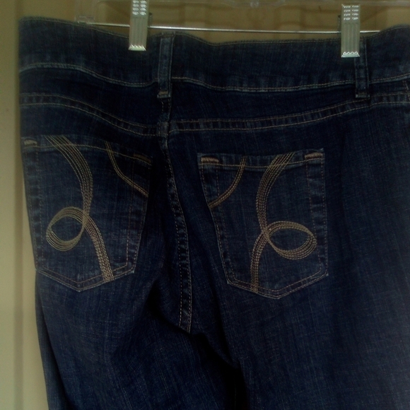 Women's Riders by Lee Mid Rise Boot Cut Blue Jeans Size 6M Embroidered Pockets - Picture 3 of 3